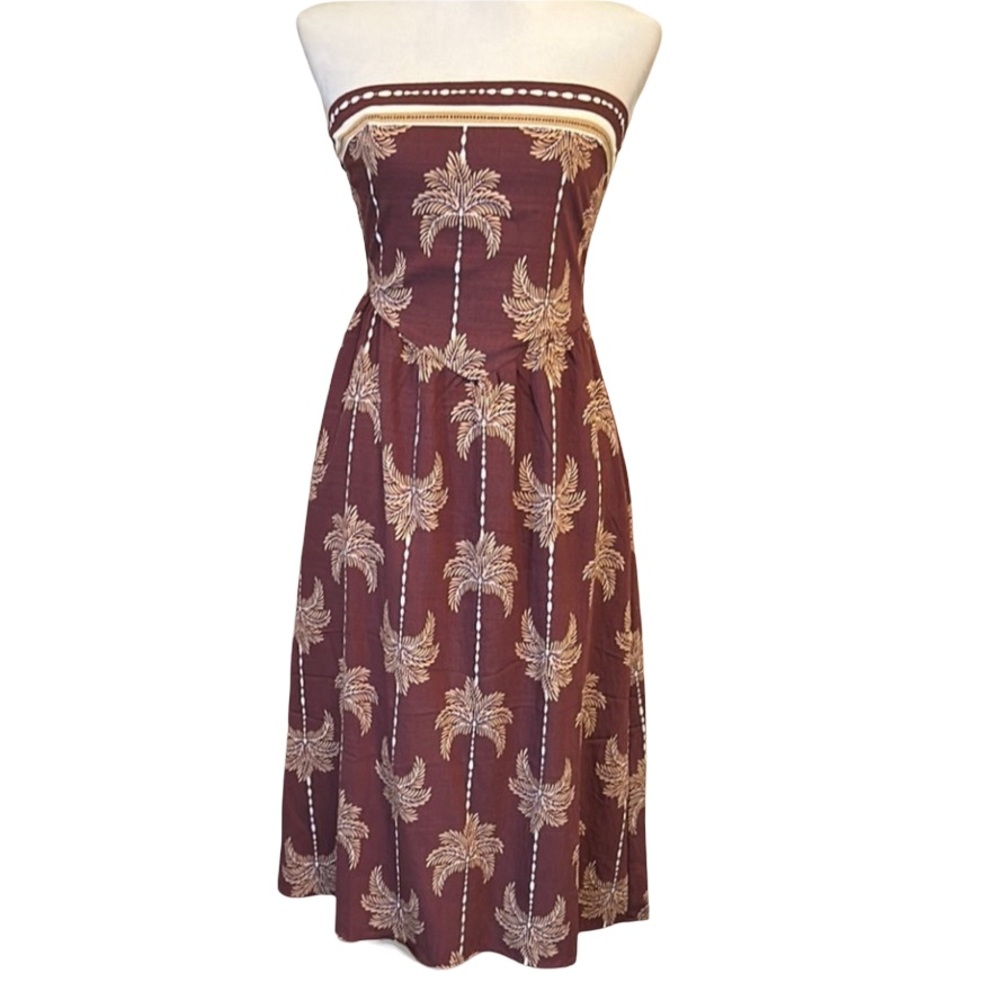 Elegant Brown Strapless Dress with Palm Print and Pockets